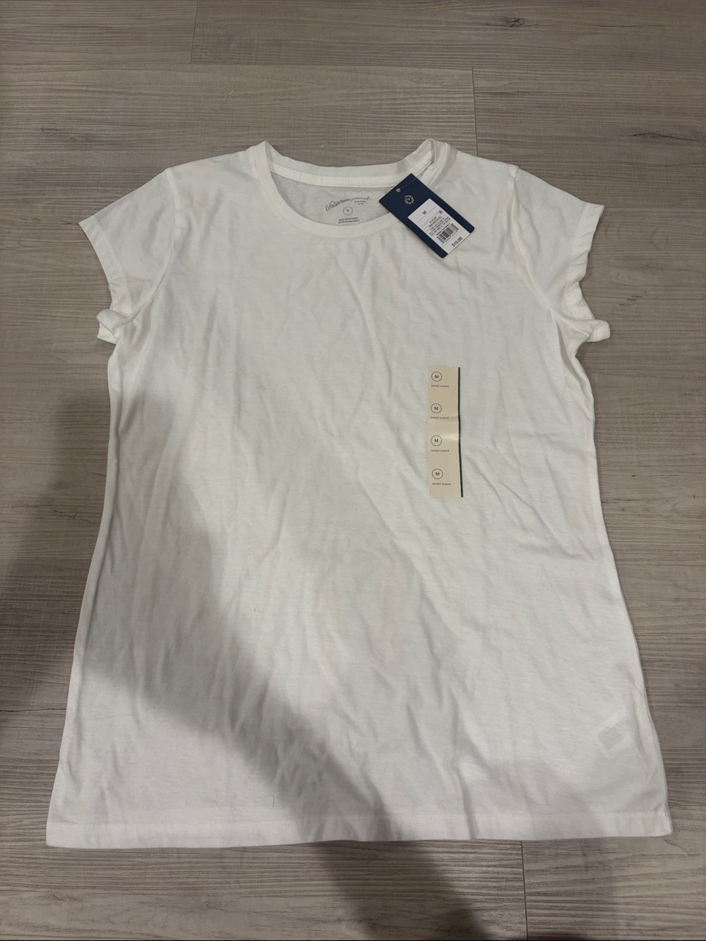 NWT Universal Thread women’s tee